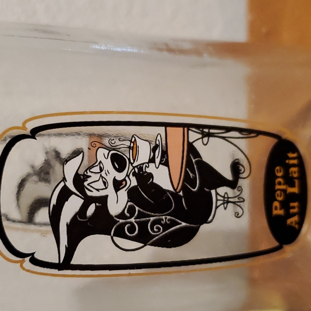 VINTAGE Pepe & Penelope GLASS milk jug w/ cap - VINTAGE Warner Brothers